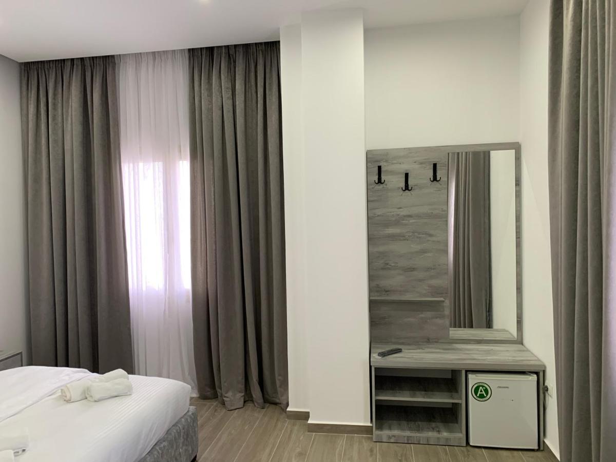 Hotel Restaurant Deso Shijak المظهر الخارجي الصورة